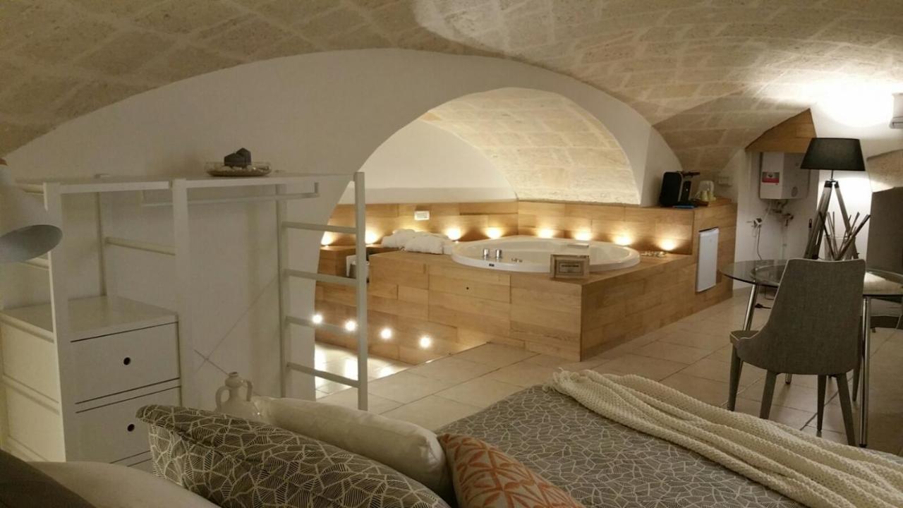 לינה וארוחת בוקר מונופולי Palazzo Kapece מראה חיצוני תמונה