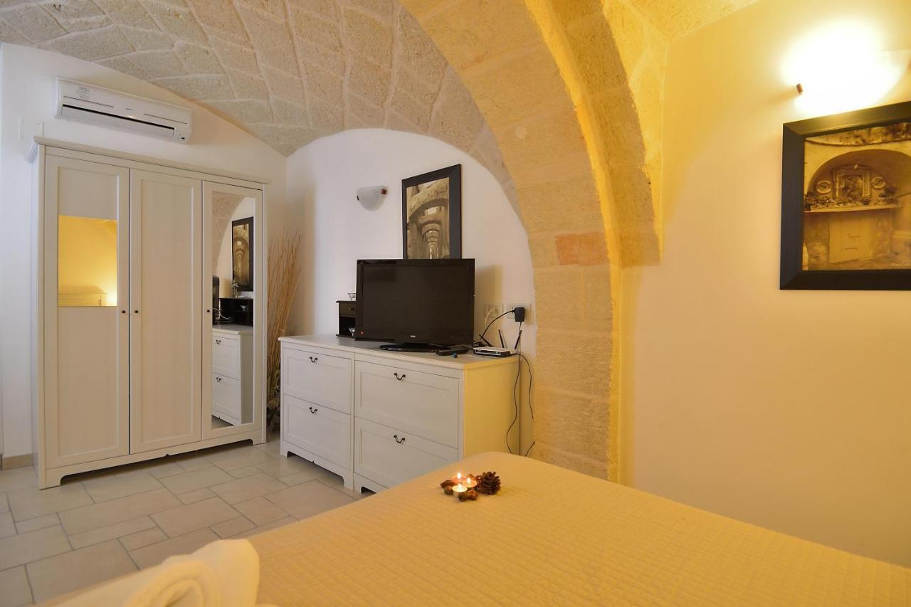 לינה וארוחת בוקר מונופולי Palazzo Kapece מראה חיצוני תמונה