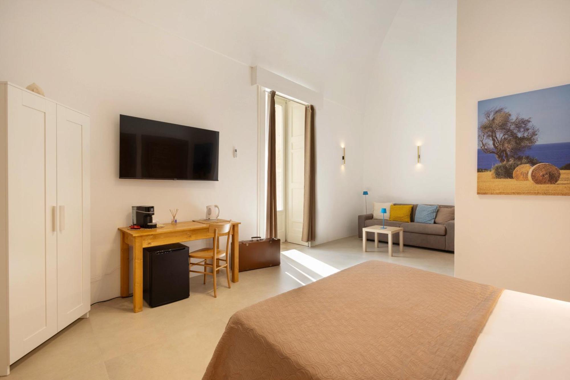 לינה וארוחת בוקר מונופולי Palazzo Kapece מראה חיצוני תמונה