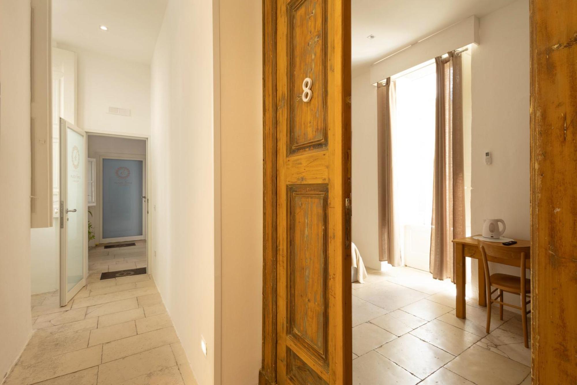 לינה וארוחת בוקר מונופולי Palazzo Kapece מראה חיצוני תמונה