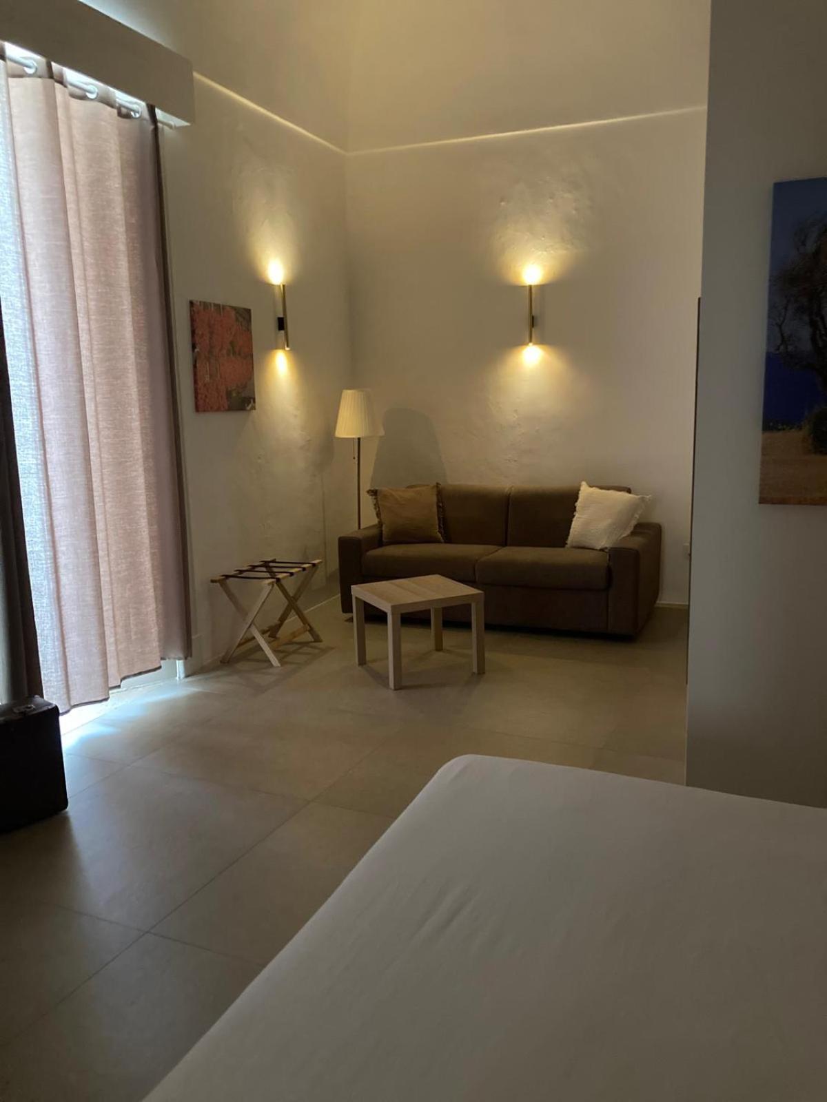 לינה וארוחת בוקר מונופולי Palazzo Kapece מראה חיצוני תמונה