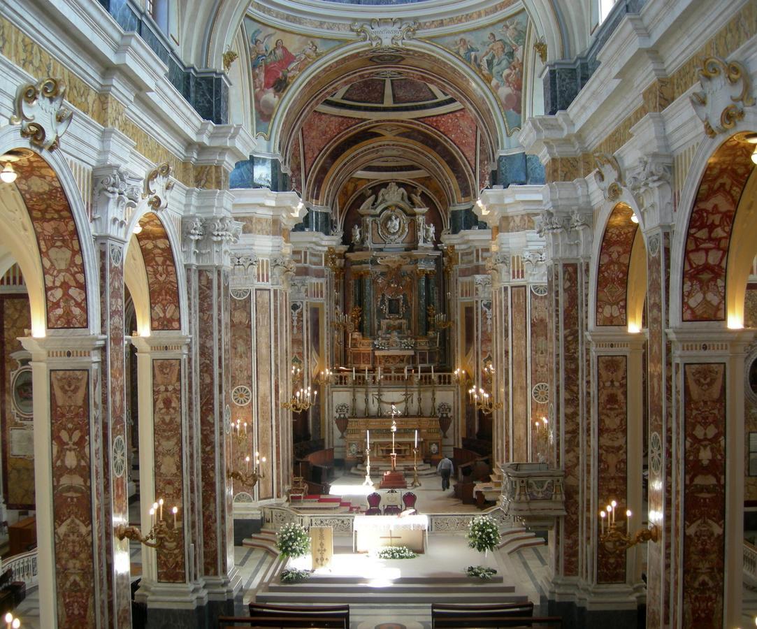 לינה וארוחת בוקר מונופולי Palazzo Kapece מראה חיצוני תמונה